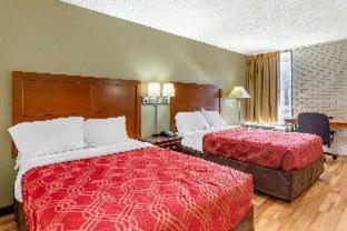 Econo Lodge - 2