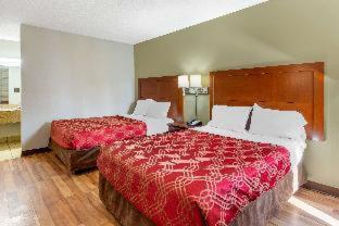 Econo Lodge - 1
