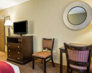 Quality Inn Greenville North - 2