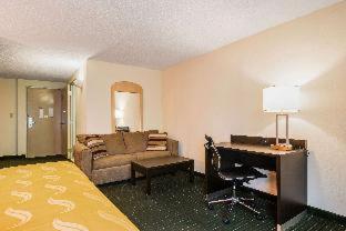 Quality Suites Atlanta Airport East - 7