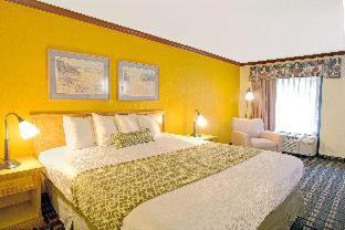 Days Inn by Wyndham Florida City - 8