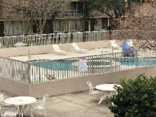 Super 8 by Wyndham Baton Rouge/I-10 - Baton Rouge - 6