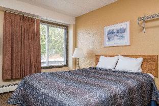 Super 8 by Wyndham Owatonna - Owatonna - 5