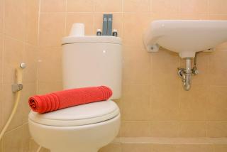 Beautiful 2BR with Direct Access to Pool Green Bay Pluit Apartment By Travelio - 5