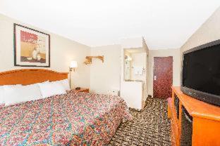 Days Inn by Wyndham Effingham - 1