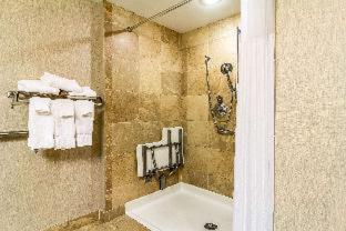 Clarion Inn Cranberry Township - 1