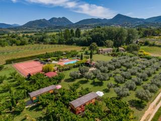 Les Piégonnaises - Deux luxueuses roulottes en Drôme Provençale - 9