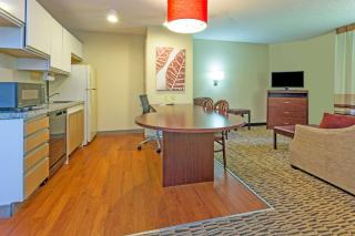 Suburban Studios Charlotte - Executive Park - Charlotte - 8