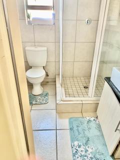 774Ways Holiday Home - Hartbeespoort - 3