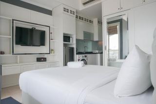 Comfy and Wonderful Studio Menteng Park Apartment By Travelio - Jakarta - 2