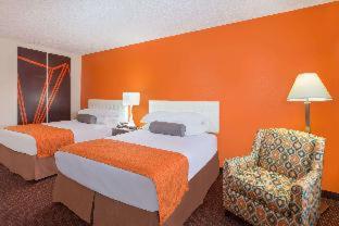 Howard Johnson by Wyndham Vero Beach/I-95 - Vero Beach - 3