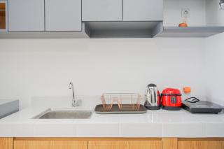 Modern Industrial Studio Apartment at Casa de Parco By Travelio - 3