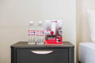 RedDoorz near Jalan Kolonel Haji Burlian Palembang - Palembang - 1