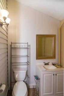 915CountyLineRoad Luxury Mainline Train Colleges - Bryn Mawr - 1