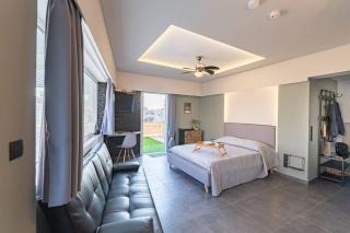 Tiny Central Penthouse, big terrace - Kalamata - 4