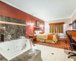 Rodeway Inn & Suites Pasadena - Pasadena - 2