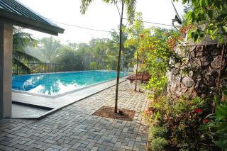 Hill View Resort - 1