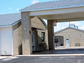 Riata Inn - Rankin - 7