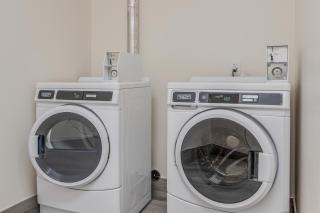 Red Lion Inn & Suites Katy - 4