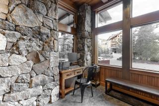 Zephyr Mountain Ski-In Ski-Out Condo - 7