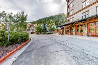 Zephyr Mountain Ski-In Ski-Out Condo - 3