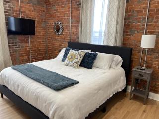 Brickhouse Loft - a boutique hotel - Martinsville - 0
