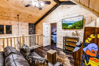 Alpine Creekside Chalet - 9