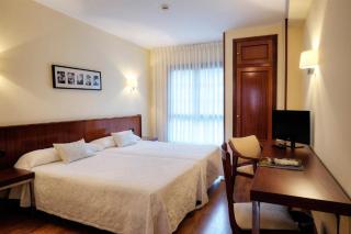 Hotel y Apartamentos Arias - Navia - 8