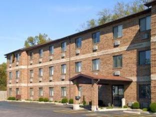 Super 8 by Wyndham Kennett - Kennett - 4