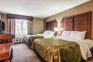 Quality Inn & Suites Salem near I-57 - Salem - 4
