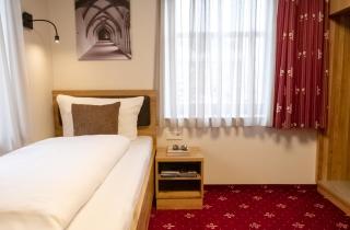 Klostergasthof Heidenheim - Hotel Garni - Heidenheim - 3