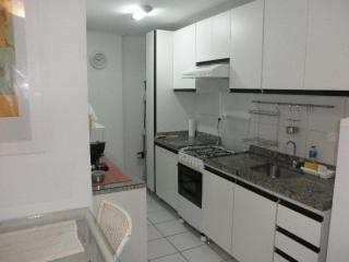 NA BEIRA MAR DE PAJUCARA- EDIF NEO- APARTAMENTO QUARTO E SALA - TEM VARANDA - VISTA LATERAL DO MAR - RUA JULIO PLECH FILHO 60 ESQUINA COM AVENIDA DOUTOR ANTONIO GOUVEIA - CONSUMO ELETRICO É PAGO No CKECK-OUT 1KWH É 1,35 REIAS - ANDAR "6" - Maceió - 4