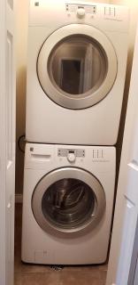 3 Beds/ 1 Bath Suite By 2 shopping Centres, Costco, Best Buy - 4
