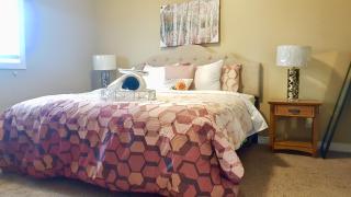 3 Beds/ 1 Bath Suite By 2 shopping Centres, Costco, Best Buy - 3