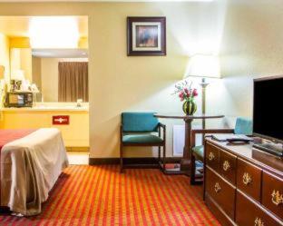 Econo Lodge McAlester - 5
