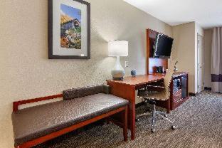 Comfort Suites - Oshkosh - 7