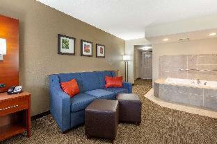 Comfort Suites - Oshkosh - 6