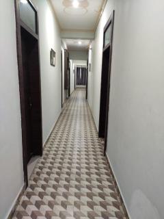 Hotel KB Palace - Varanasi - 5