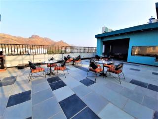 Suvin Residency with Rooftop Swimming Pool - Udaipur - 5