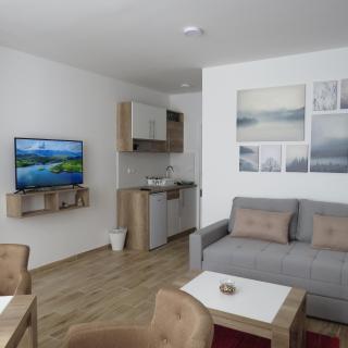 Dvori E11 Hilltop - 5