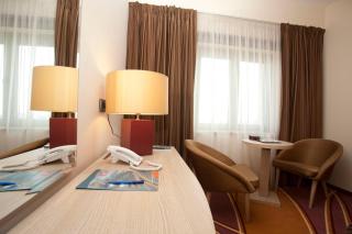Mari Vila Hotel - Bukarest - 5