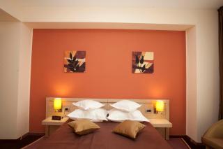 Mari Vila Hotel - Bukarest - 3