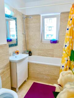 Big & Cosy Apartment with 3 double beds & 2 bathrooms - Iaşi - 2