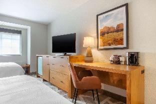 La Quinta Inn & Suites by Wyndham Tempe University, Phoenix - Tempe - 1