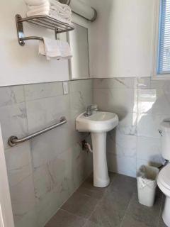 Village Motel - Ellenville - 6