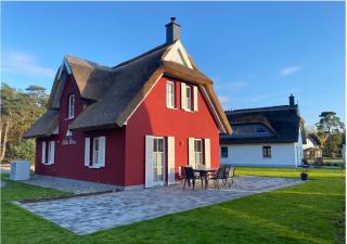 Modernes Reetdach-Ostseeferienhaus Bella Mare, Insel Usedom mit Sauna, Kamin & Sonnenterrasse - Zirchow - 2