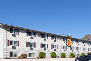 Super 8 by Wyndham Johnstown/Gloversville - 6