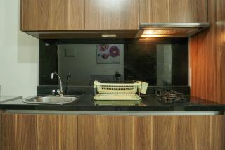 Luxury Design 1BR L'Avenue Apartment near Pancoran By Travelio - 7