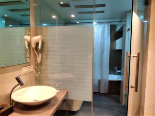 Hotel Satkar Residency - Thane - 1