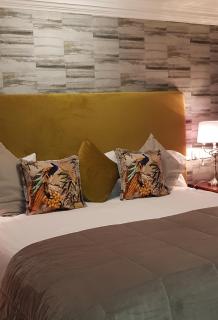 Nesbitt Arms Boutique Hotel - 1